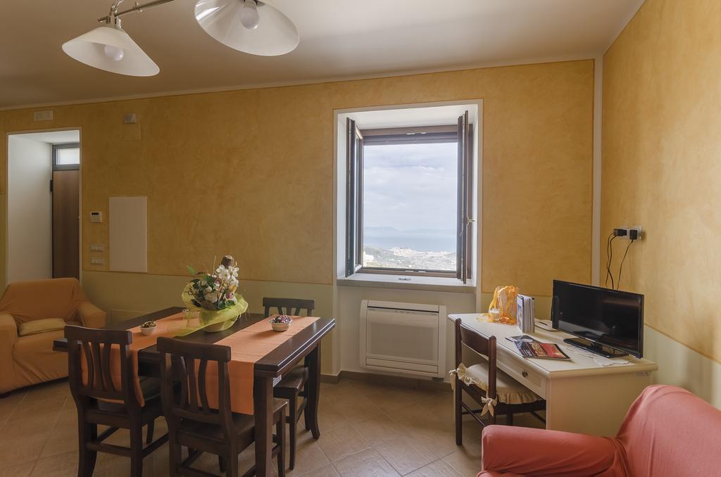 Al Casale Dei Nonni Bed & Breakfast Laureana Cilento Bagian luar foto